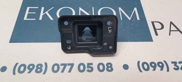 KB8A-50-161 Крепление решетки радиатора левое Mazda CX-5 2017-2021