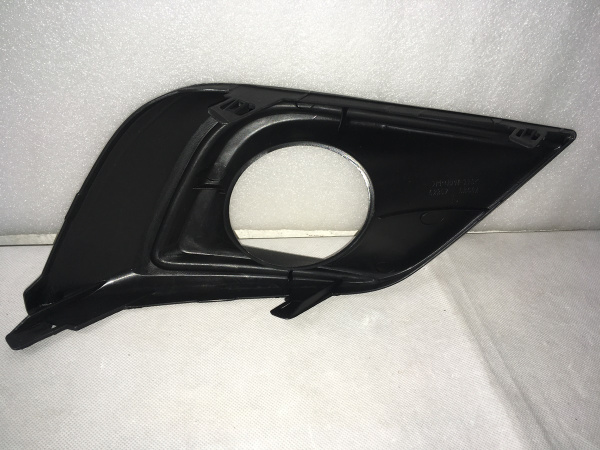 62257-5AA0A Рамка противотуманной фары левая Nissan Murano 2015- 2018