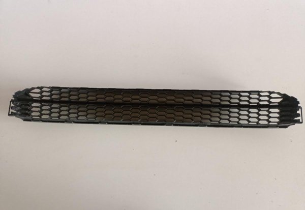 5618536779B9 Решетка переднего бампера (сотами) Volkswagen Passat B7 USA 2012-2015