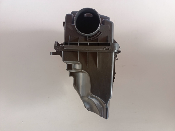 PE01133AX Корпус воздушного фильтра Mazda 6 2013-2016