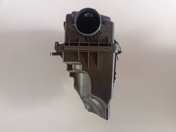 PE01133AX Корпус воздушного фильтра Mazda 6 2013-2016