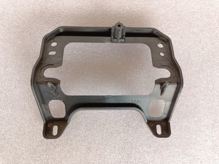 52149-02010 Крепление решетки  Toyota Corolla 2020-2021