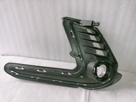 86564-F2310 Рамка противотуманной фары правая Hyundai Elantra 2016-2018