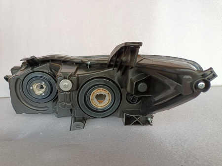 8111006C70 Фара темная LE правая Toyota Camry USA 2015-2017