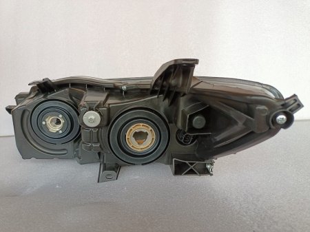 8111006C70 Фара темная LE правая Toyota Camry USA 2015-2017