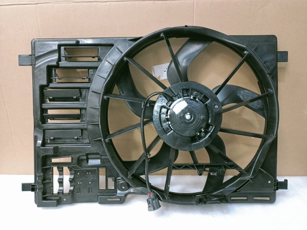CJ5Z-8C607-A Диффузор (вентилятор) Ford Escape (Kuga) 2013-2016