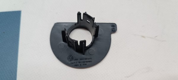 1088447-00-A Крепление парктроника (S12) Tesla Model 3 2017-2023