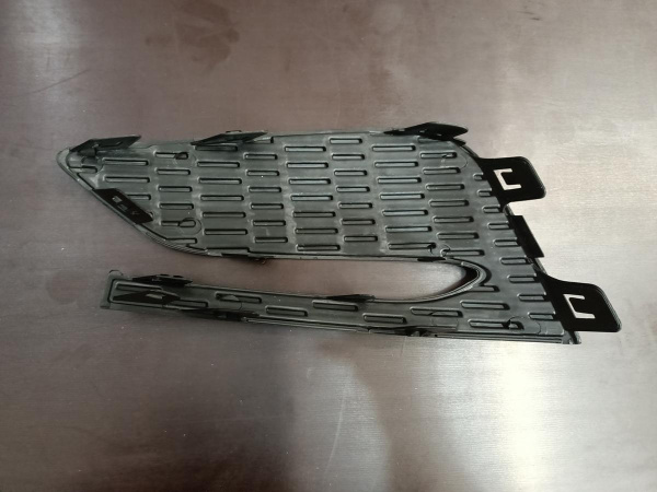 84095931 Заглушка противотуманной фары правая Chevrolet Cruze 2016-2019