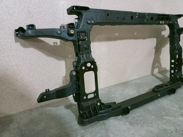 64101-S2100 Панель телевизора Hyundai SantaFe 2019-2020