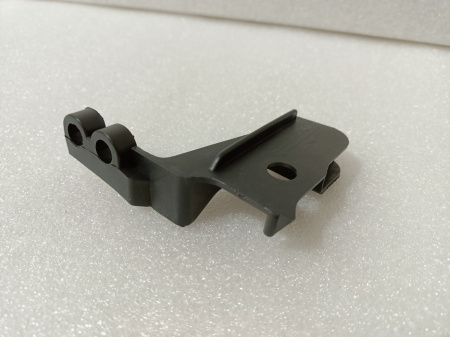 DS73-13004-AE Крепление (кронштейн) фары верхнее правое Ford Fusion 2013-2016