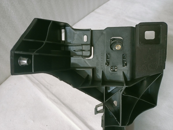 4M0805607 Кронштейн фары левый  AUDI Q7 2016-2021