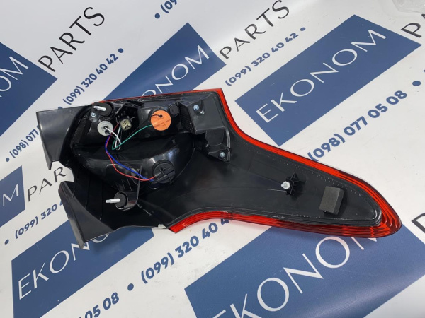 F1EZ-13405-AG Фонарь задний наружный левый Ford Focus Hatchback 2011-2018