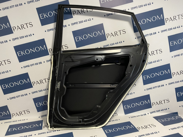 G2BZ-5424630-A Дверь задняя правая (седан) Ford Fiesta 2013-2017