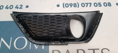 5UP96RXFAB Рамка противотуманной фары правая Jeep Compass 2017-2020