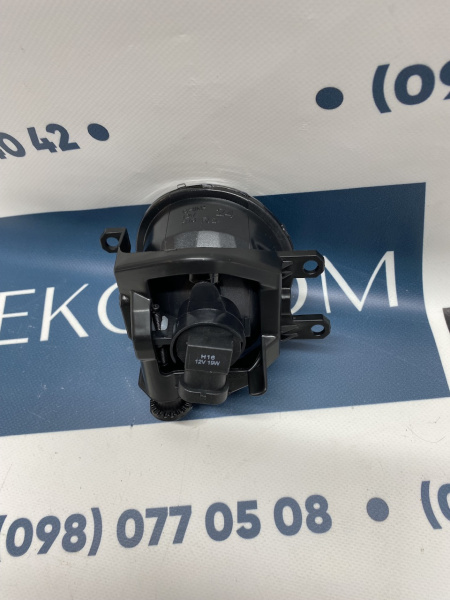 81210-02160 Противотуманна фара правая USA Toyota Highlander 2014-2019