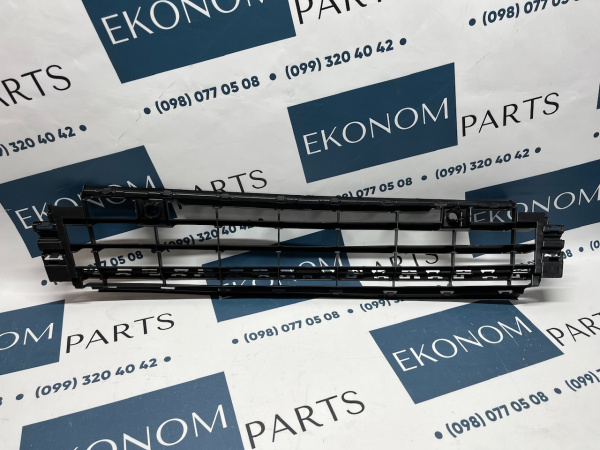 5H0853677F9B9 Решетка переднего бампера Volkswagen Golf 8 (2020-)