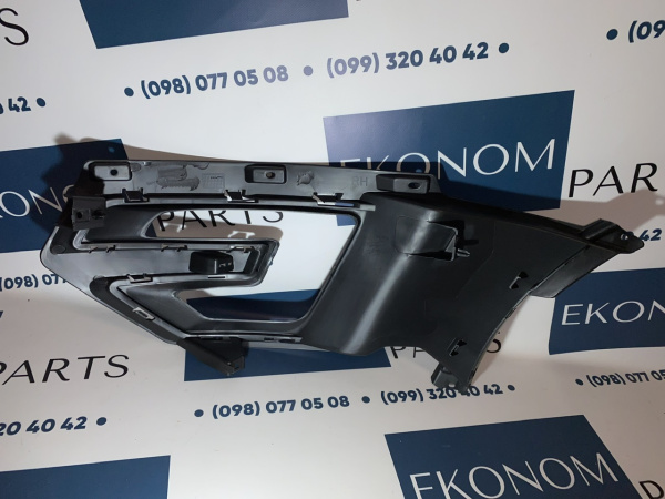 FB5Z-17B968-BA Рамка противотуманной фары правая Ford Explorer 2016-2017