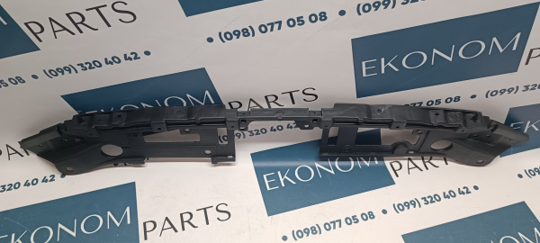 BHN1-50-717D Накладка на панель радиатора (замка капота) Mazda 3 2013-2016