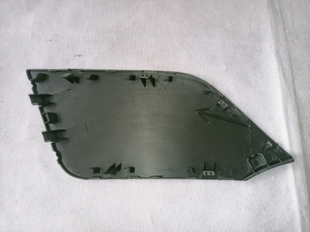 622A0-6FL0H Заглушка буксировочного крюка переднего бампера Nissan Rogue (X-Trail) 2017-2020