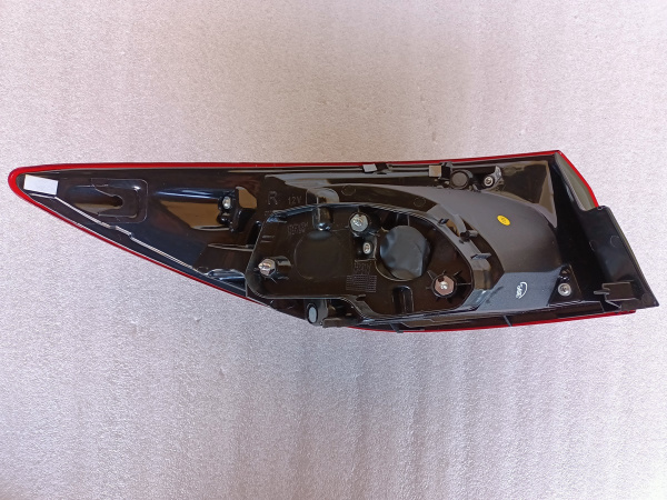 B45A51150B Фонарь наружный (в крыло) правый Mazda 3 2013-2016