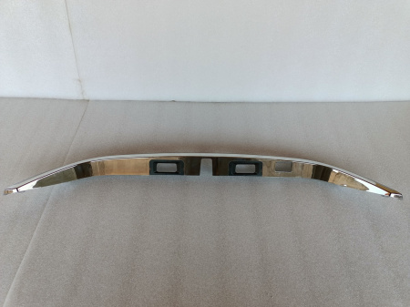 7680106610 Хром (накладка) крышки багажника Toyota Camry USA 2015-2017