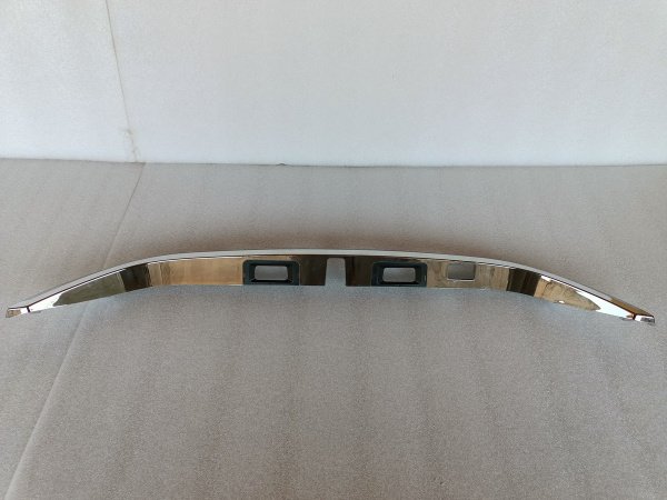 7680106610 Хром (накладка) крышки багажника Toyota Camry USA 2015-2017