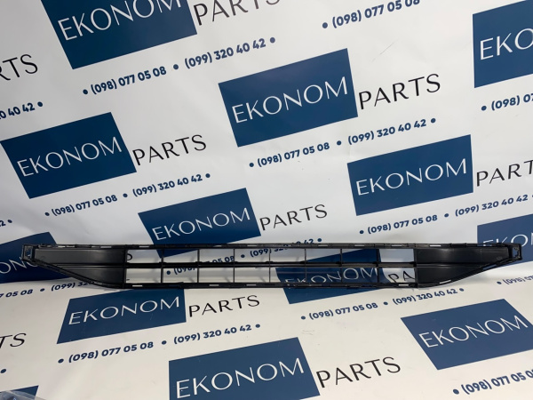 561853677J9B9  Решетка переднего бампера Passat B9 2019-