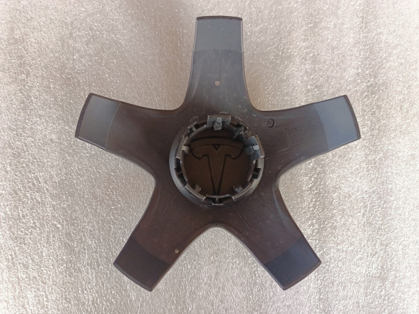 142023800A Колпачок ступицы (диска) Tesla Model X 2021-2025