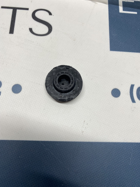 13304695 Крепление радиатора Chevrolet Cruze 2009-2015