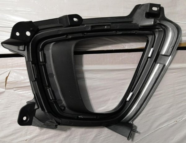 86526-C5030 Рамка противотуманной фары правая Kia Sorento 2015-2018