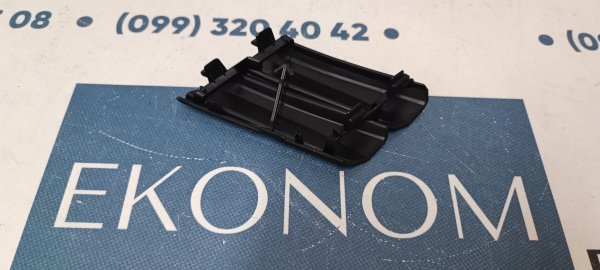 5212906440 Заглушка крюка решетки переднего бампера Toyota Camry LE 2018-2021