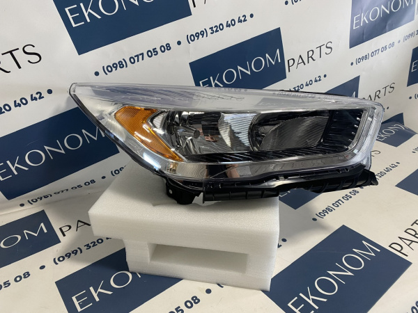 GV4113W029AB Фара галоген с работающим катафотом правая Ford Escape (Kuga) 2017-2019