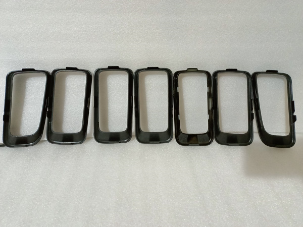 68192201AA Кольца (черные) решетки радиатора Jeep Compass 2011-2016