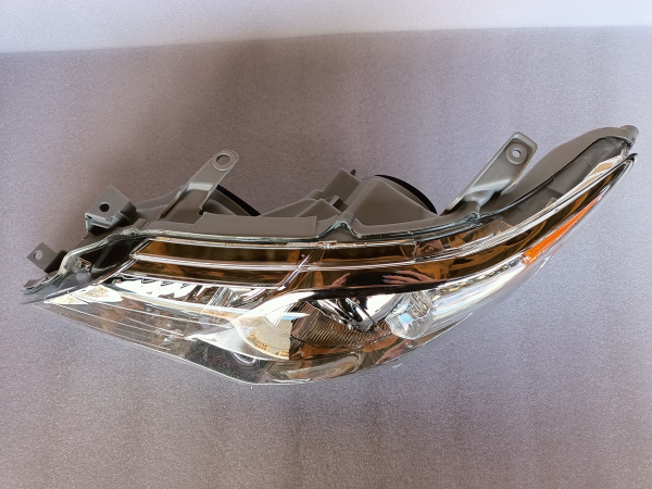 8115006470 Фара светлая USA левая Toyota Camry 2012-2014