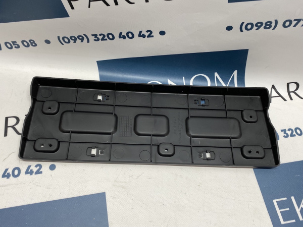 Подиум под номер на передний бампер Mitsubishi Outlander 2019-2020