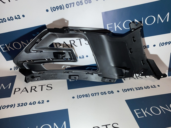 FB5Z-17B968-DA Рамка противотуманной фары левая Ford Explorer 2016-2017