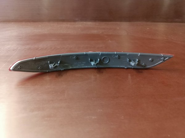 17A945106 Катафот заднего бампера правый Volkswagen Jetta 2019-2022