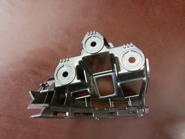 5C6807393E Крепление (кронштейн) заднего фонаря левое Volkswagen Jetta 2016-2018