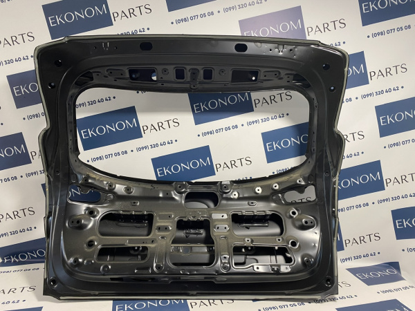 73700-D3040 Крышка багажника (ляда) Hyundai Tucson 2016-2020