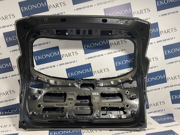 73700-D3040 Крышка багажника (ляда) Hyundai Tucson 2016-2020