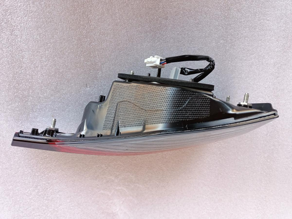 81581-12280 Фонарь задний внутренний правый USA Toyota Corolla SE 2020-2023