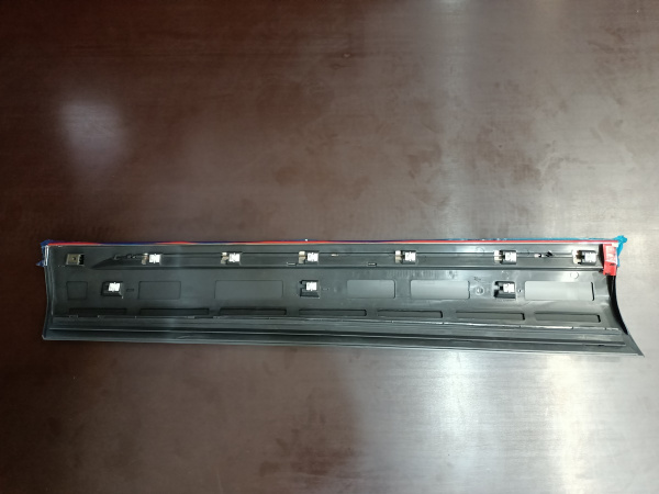 7P6854940MGRU Накладка (молдинг с хромом) двери передняя правая Volkswagen Touareg 2010-2018