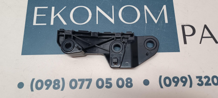 KD45500T1C Крепление переднего бампера (маленькое) правое Mazda CX-5 2012-2016