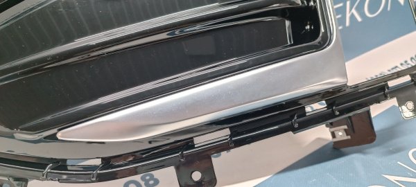 KT4B-15A299-BD Рамка противотуманной фары (вставка крашенная) левая Ford Edge 2019-2021