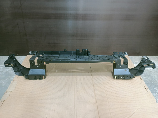 DS7Z16138B Панель радиатора (телевизор) передняя часть (пластик) Ford Fusion 2013-2016