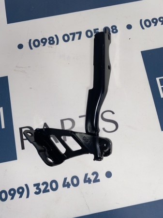 B45A52420A Петля капота левая Mazda 3 2013-2018