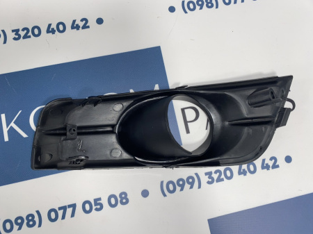 94831151 Рамка противотуманной фары левая на Chevrolet Cruze 2011-2015