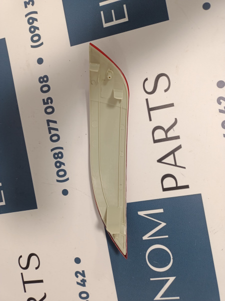 BM5Z13A565A Катафот заднего бампера правый USA Ford Focus Hatchback 2015-2018