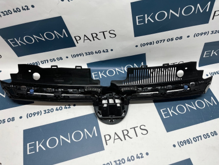 5H0853651S041 Решетка радиатора Volkswagen Golf 8 2020-