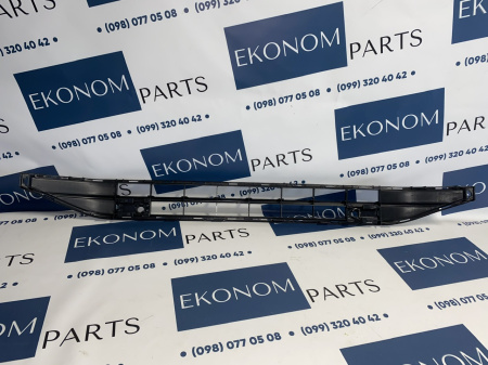 561853677J9B9  Решетка переднего бампера под парктроники Passat B9 2019-